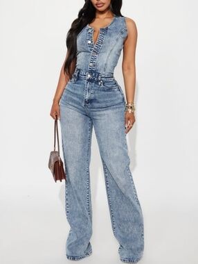 Fashion Nova | NWT Zenaida Demin Wide Leg Jumpsuit Medium Wash Size Medium